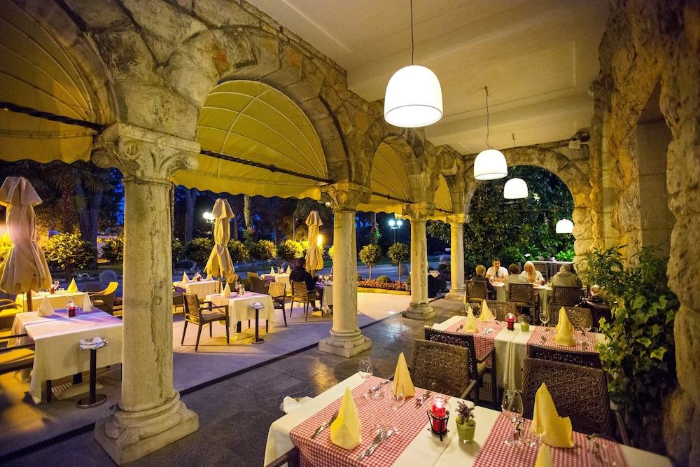 Amadria Park Hotel Sveti Jakov Опатия Екстериор снимка