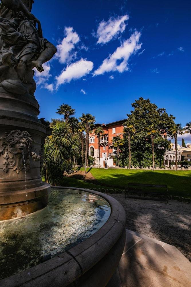 Amadria Park Hotel Sveti Jakov Опатия Екстериор снимка