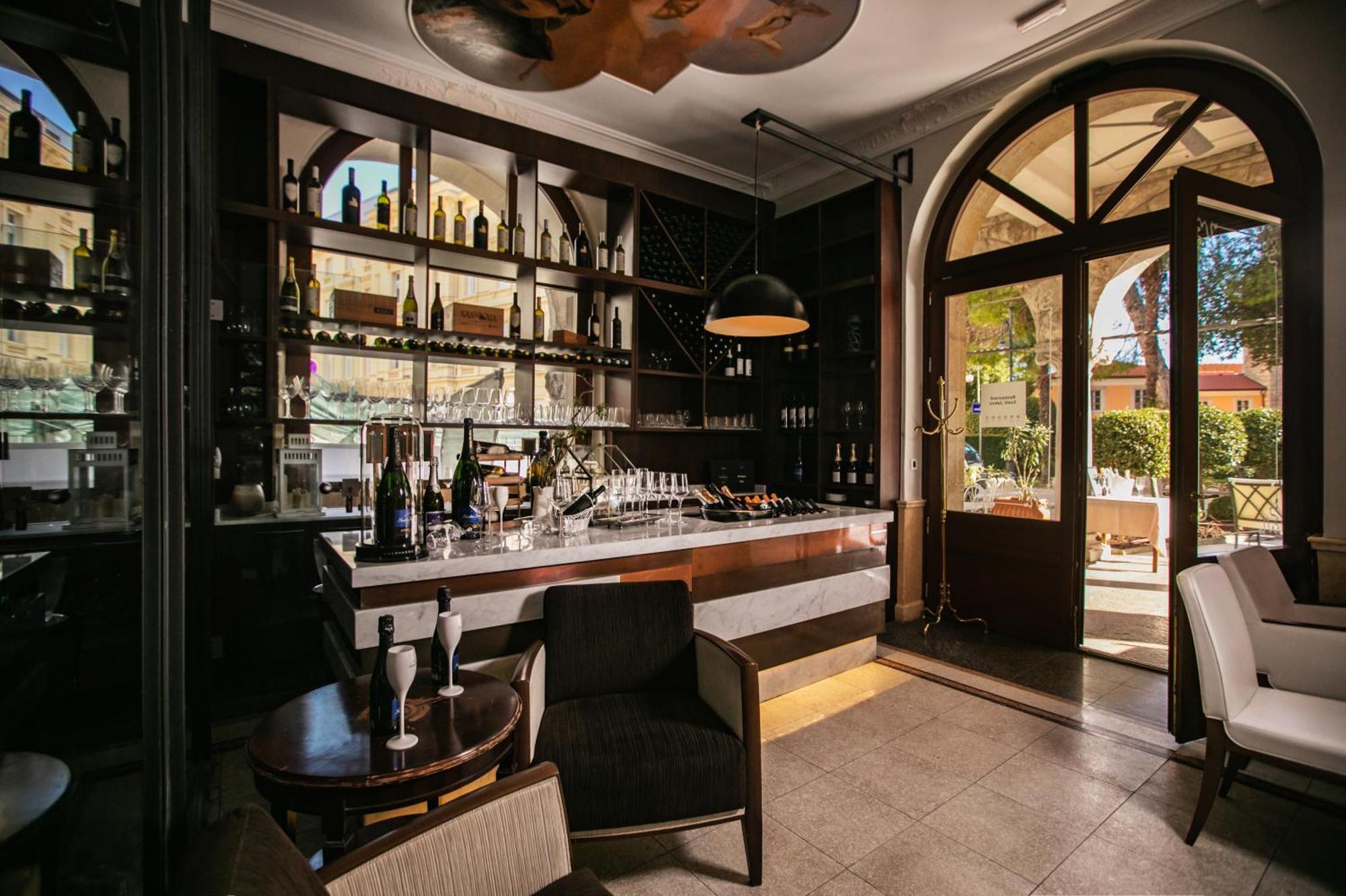 Amadria Park Hotel Sveti Jakov Опатия Екстериор снимка