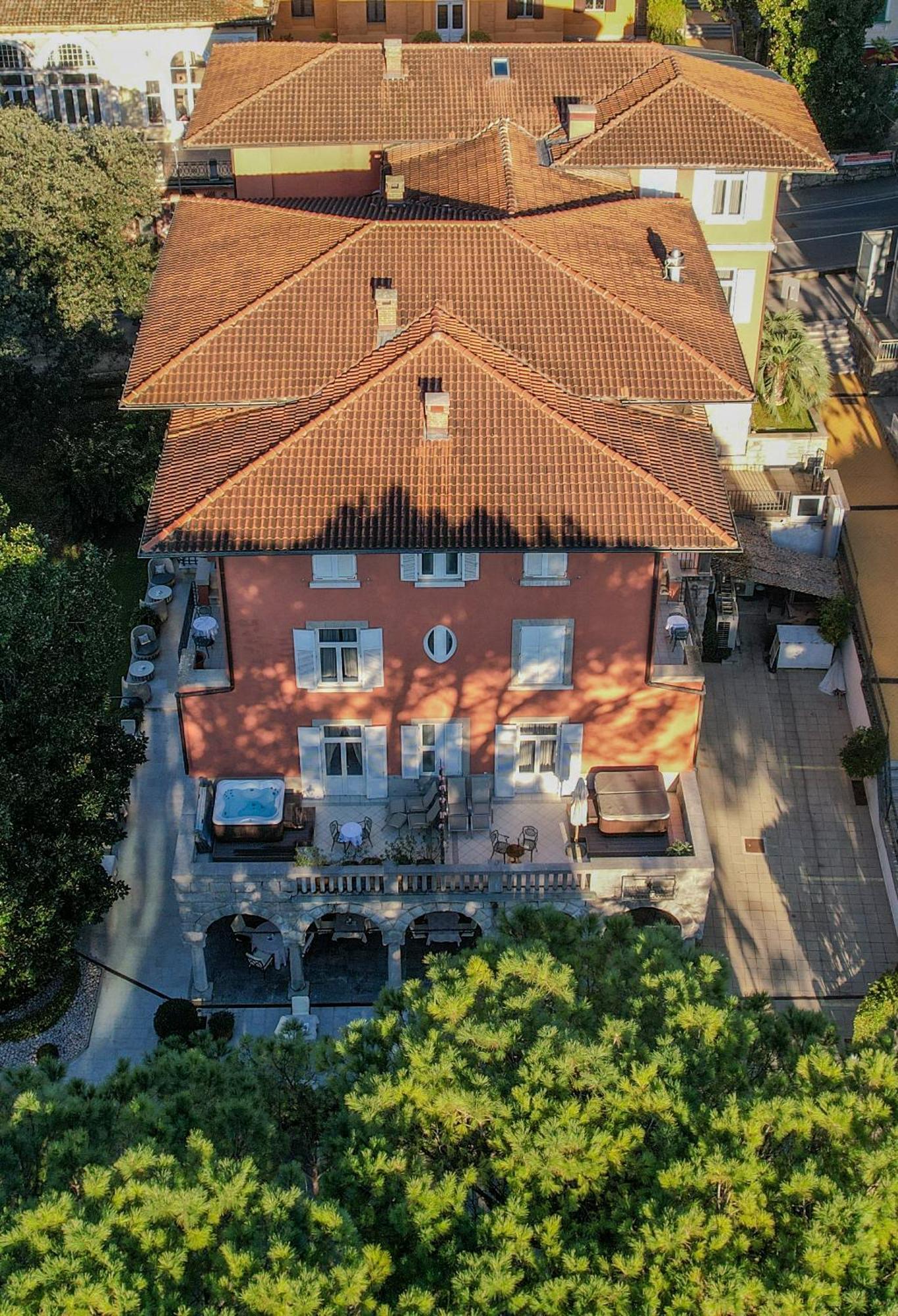 Amadria Park Hotel Sveti Jakov Опатия Екстериор снимка