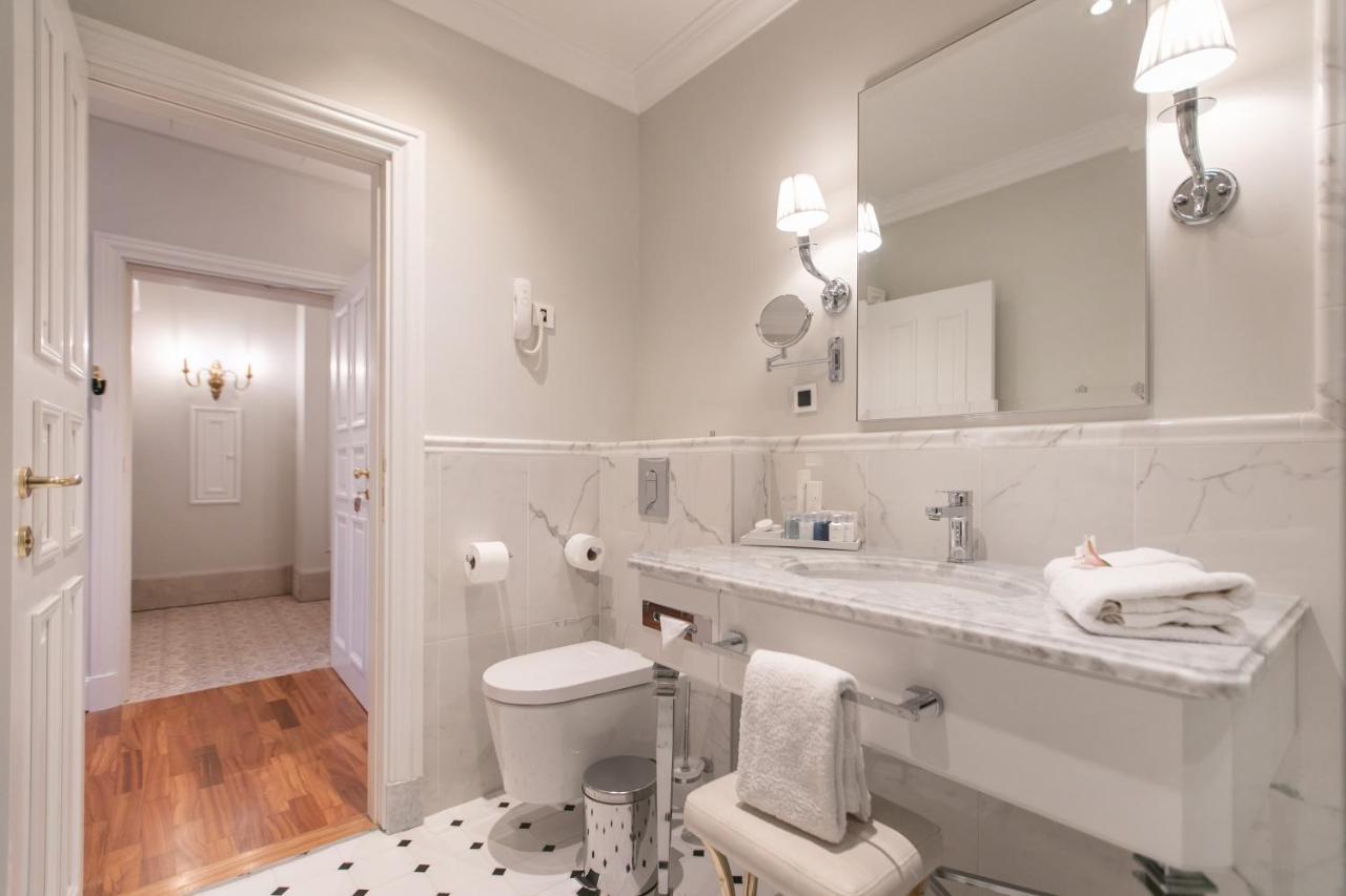 Amadria Park Hotel Sveti Jakov Опатия Екстериор снимка